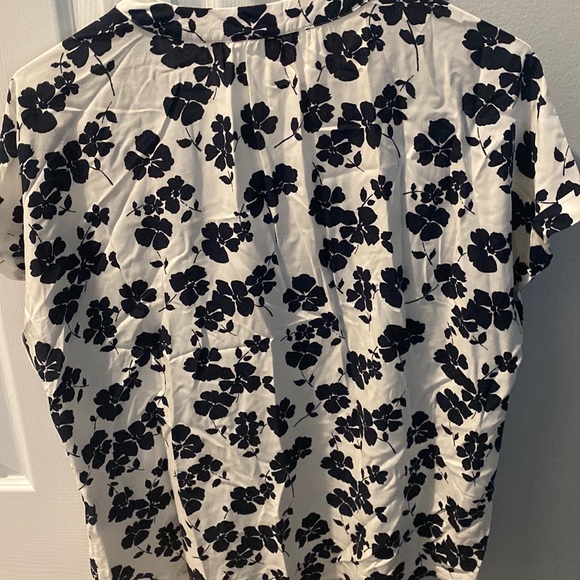 Polyester blouse - Picture 2 of 6